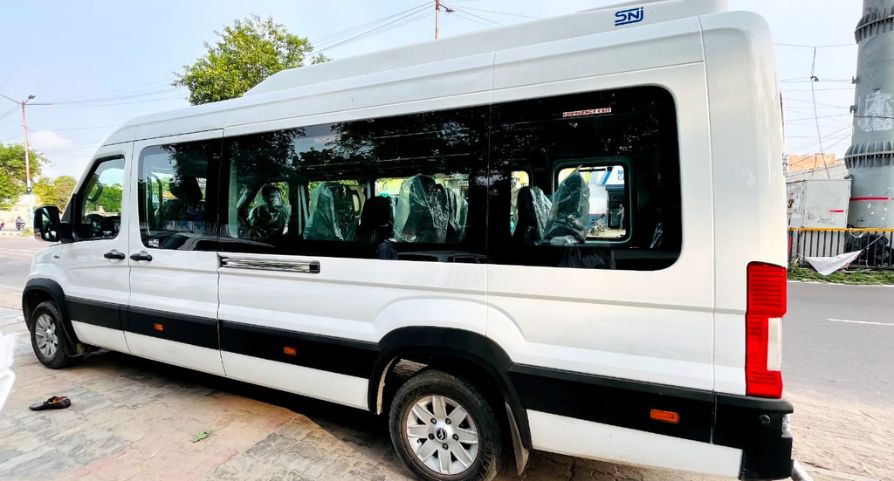 10 Seater Tempo Traveller